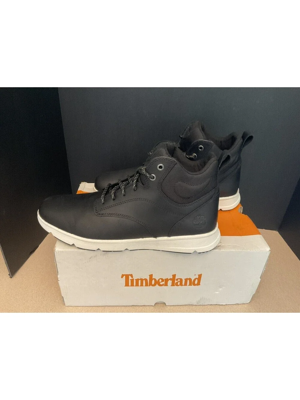 New!Mens Timberland PARKER STREET MID Black Full Grain Leather Boots. Size 11M.